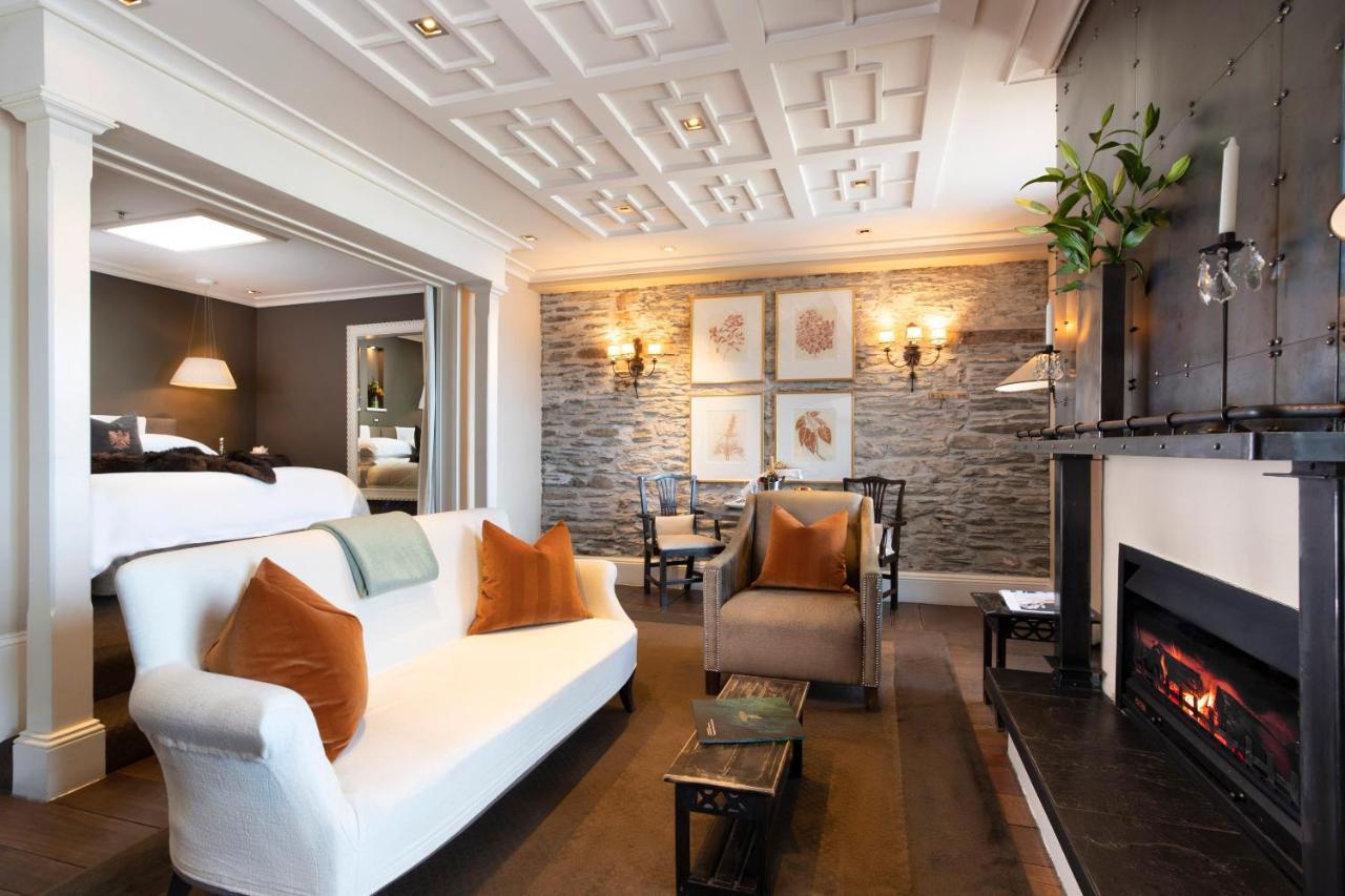 Lake View Suite