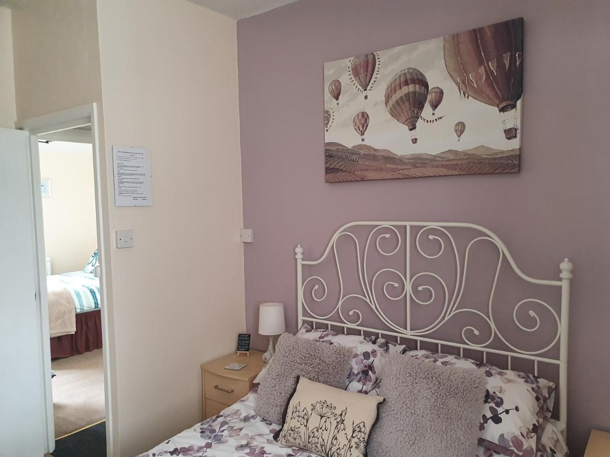 Standard Double Room with External Private Toilet
