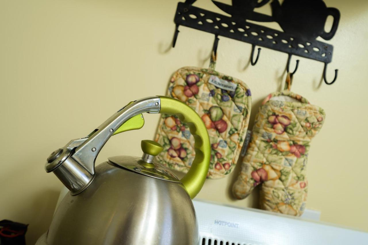 Courtyard Room with Two Double Beds and Kitchen (Dog Friendly)