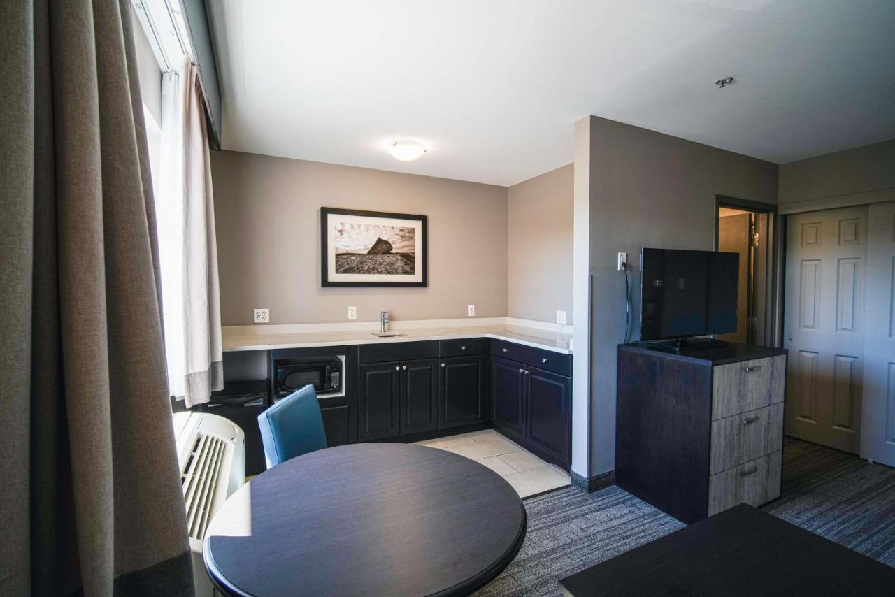 One-Bedroom Queen Suite with Two Queen Beds,1018634851:JPEG