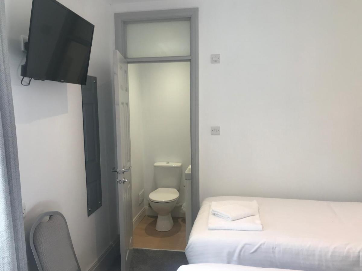 Twin Room with Private Bathroom,1032451493:JPEG