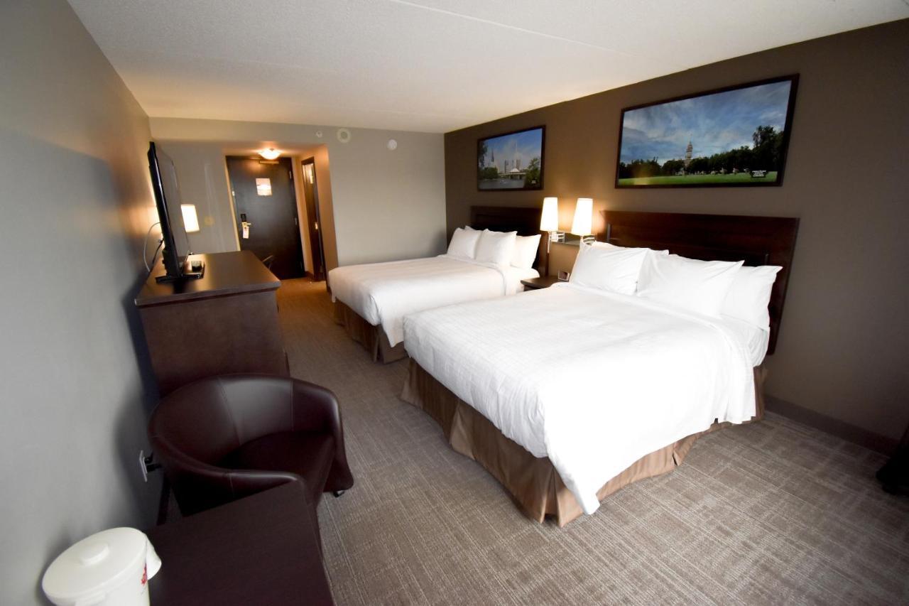 Queen Room