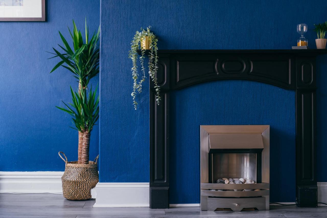 Three-Bedroom House,1058562190:JPEG