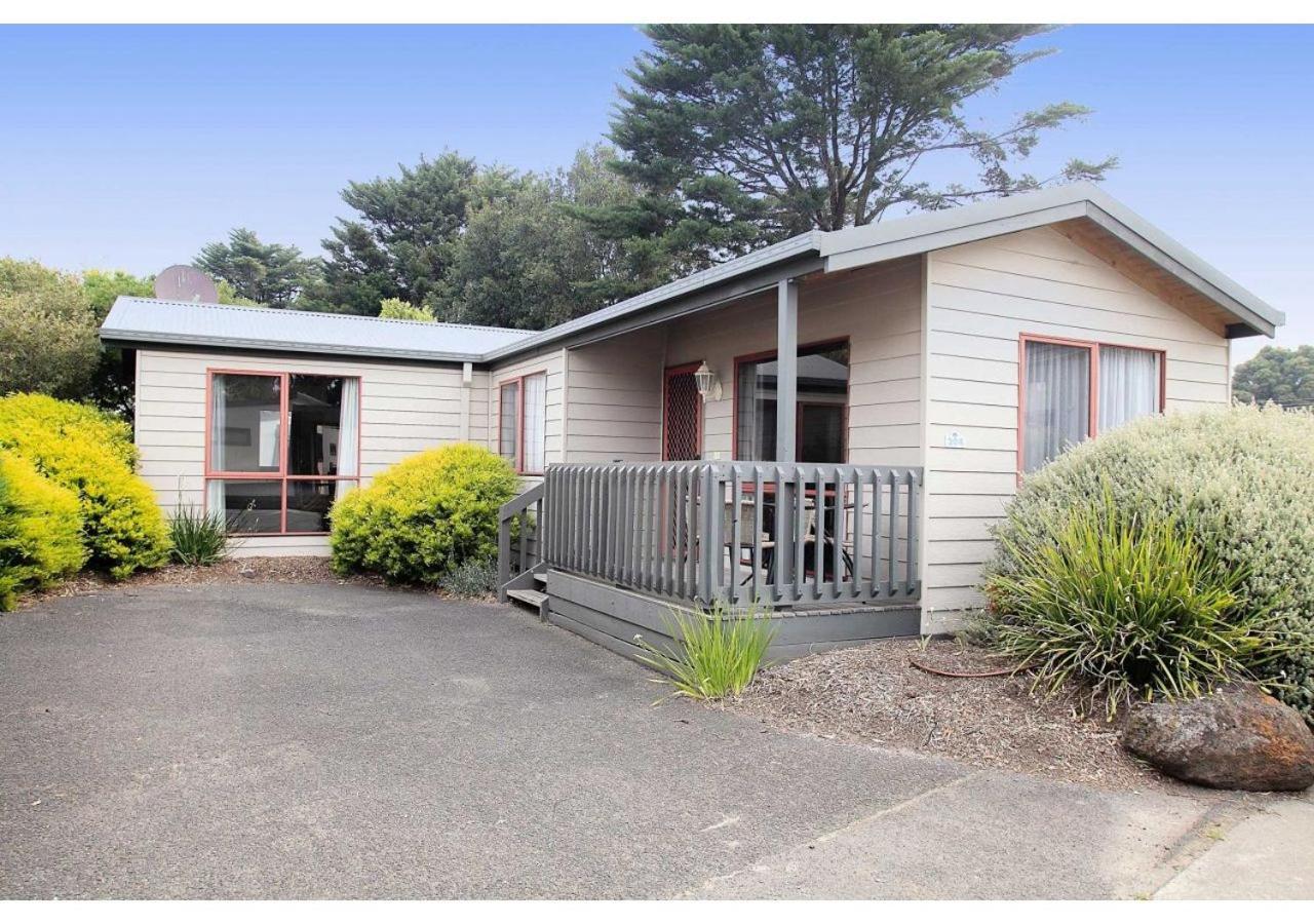 Superior 2 Bedroom Cabin,1589337397:JPEG