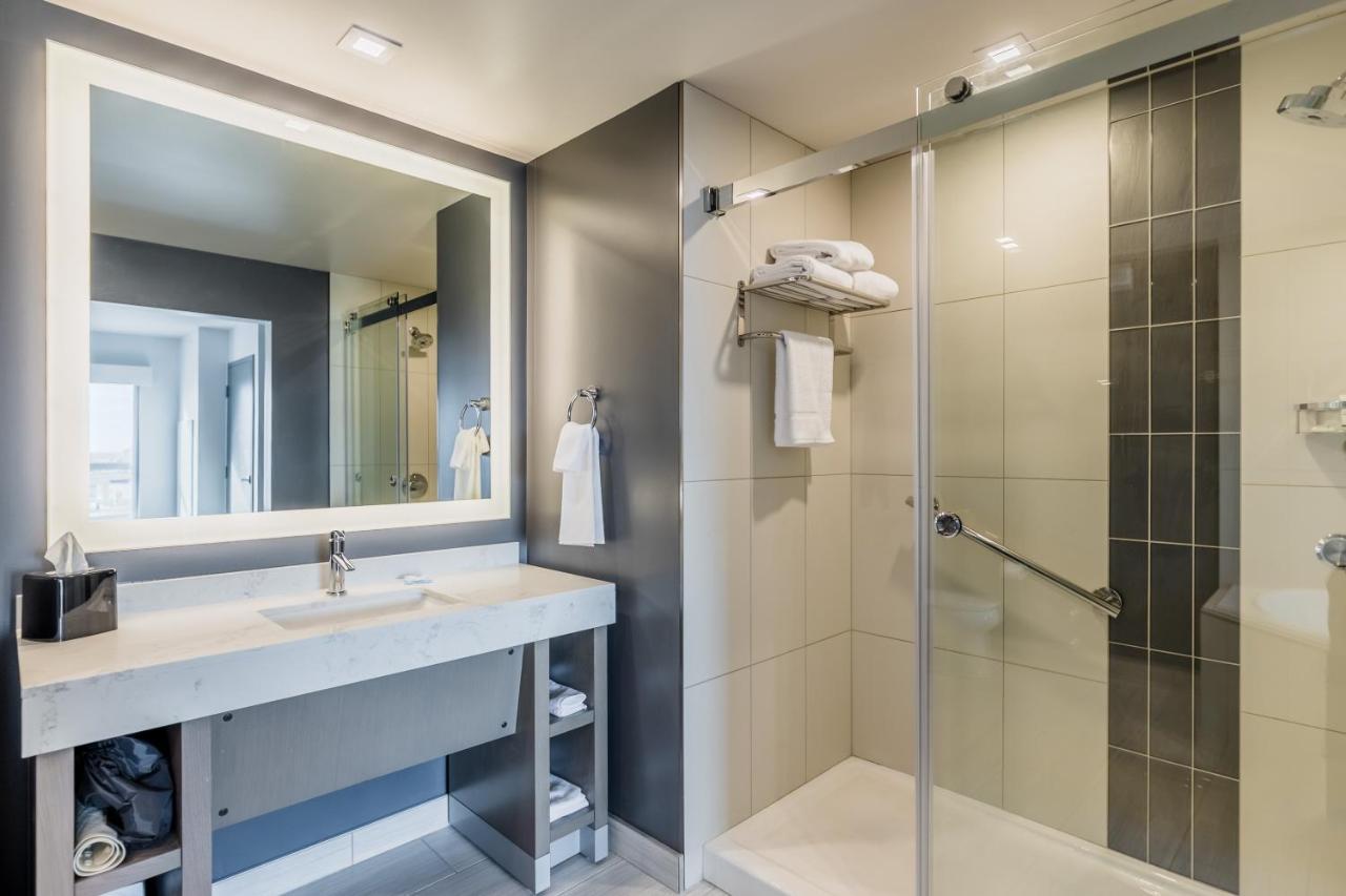 One-Bedroom King Suite,1068531619:JPEG