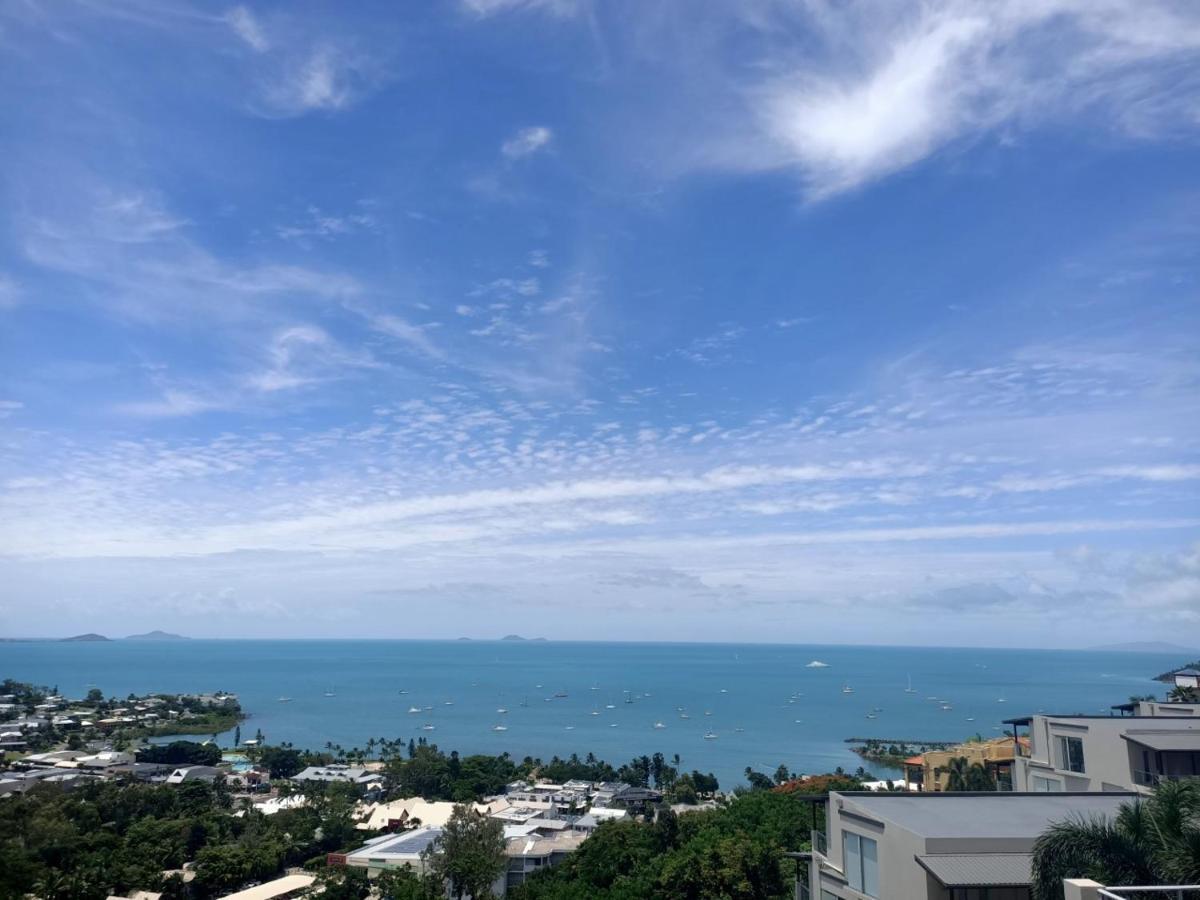 One-Bedroom Apartment with Premium Ocean Views