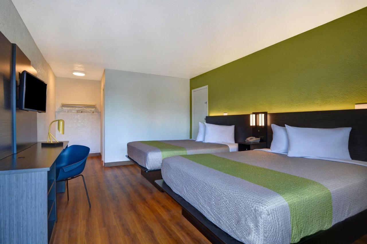 Queen Room with Two Queen Beds,1076838001:JPEG