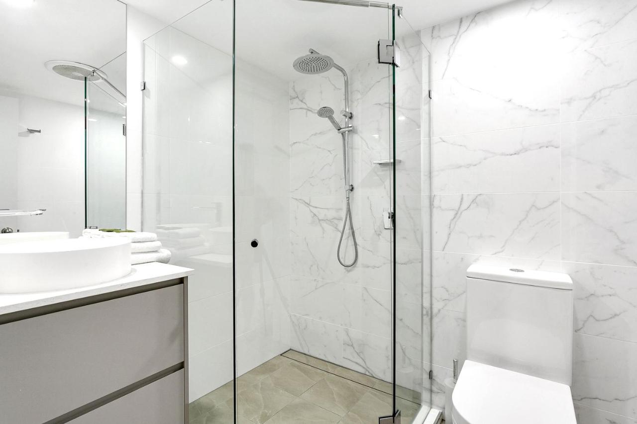 Deluxe Two Bedroom Apartment with Two Bathrooms