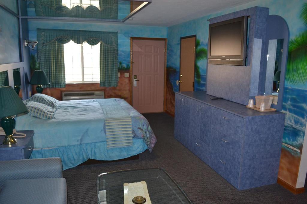 King Suite with Whirlpool