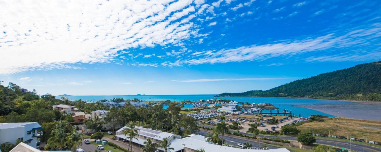 One Bedroom Ocean View Suite with Spa Bath