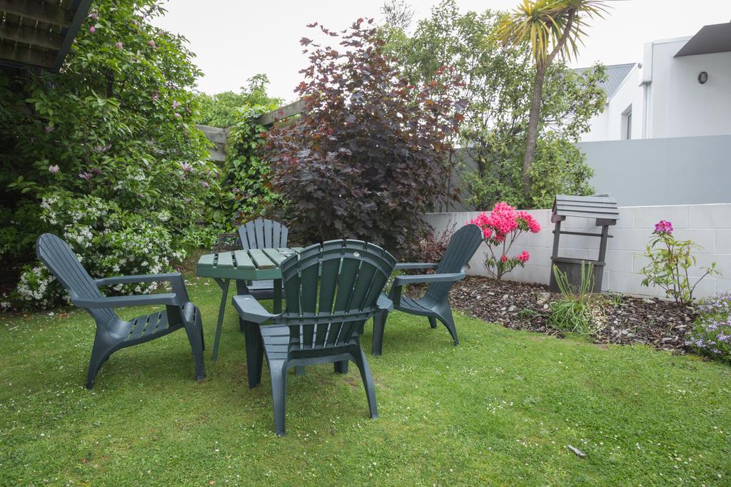 Studio with Garden View
