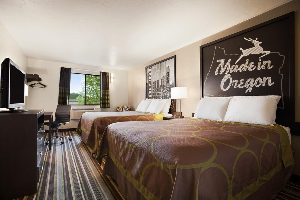 Queen Room with Two Queen Beds - Non-Smoking