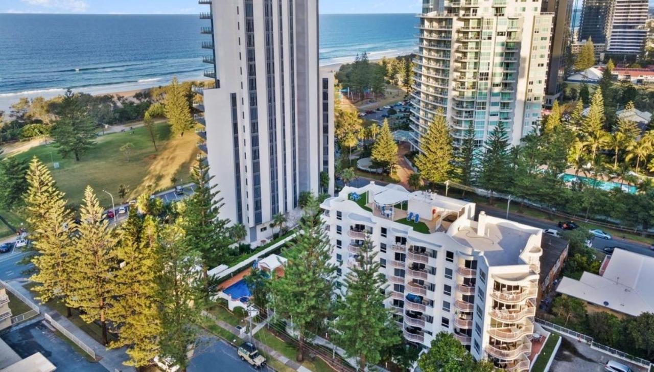 One-Bedroom Apartment with Garden View