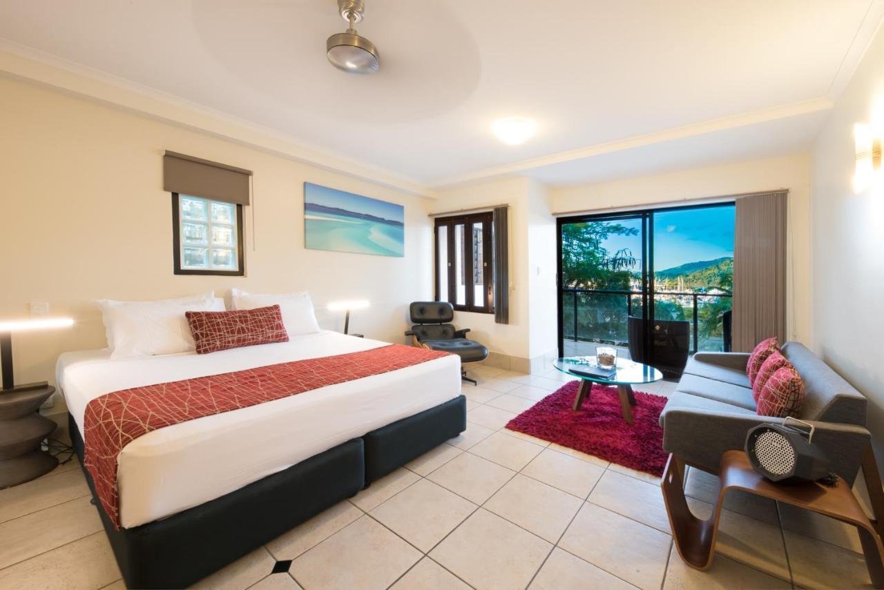 One Bedroom Suite with Balcony Spa and Marina View,1139586628:JPEG