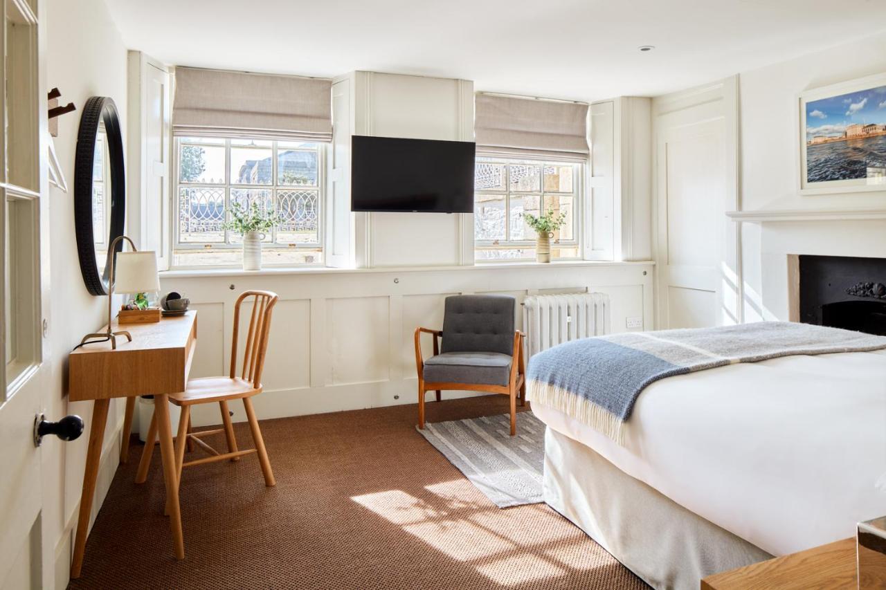 King Room,1703597486:JPEG