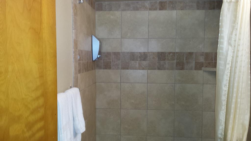 Standard Double Room with Two Double Beds,967048885:JPEG