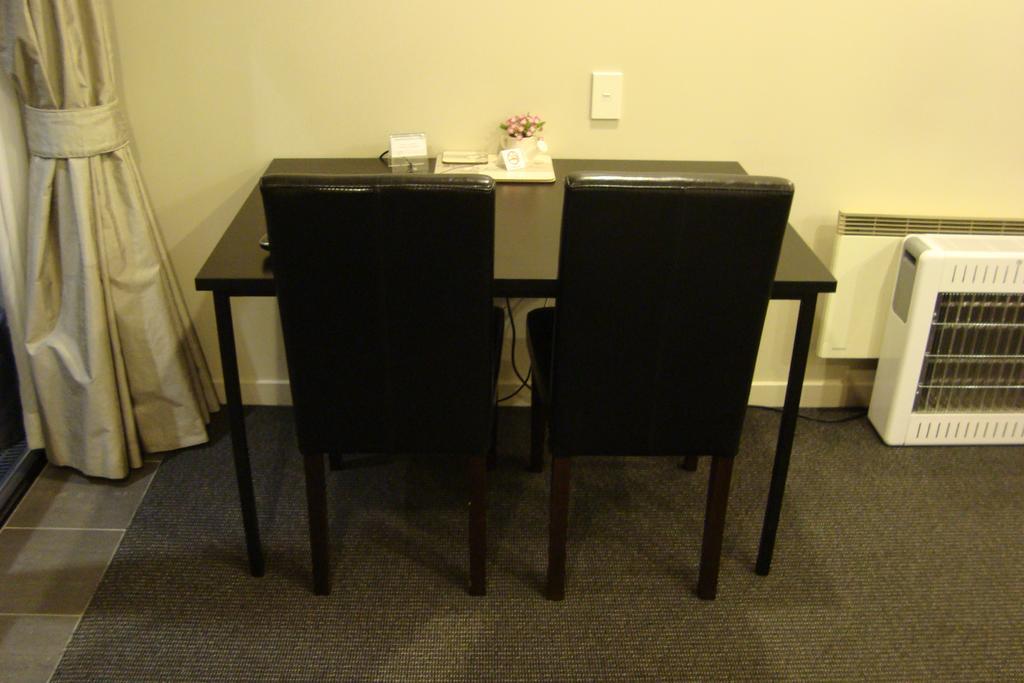 Deluxe Double or Twin Studio