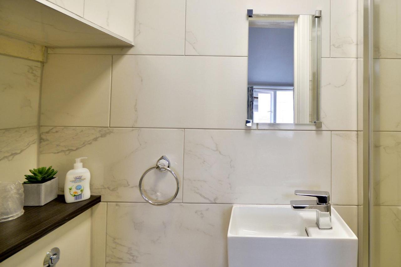 Double Room,1663814458:JPEG