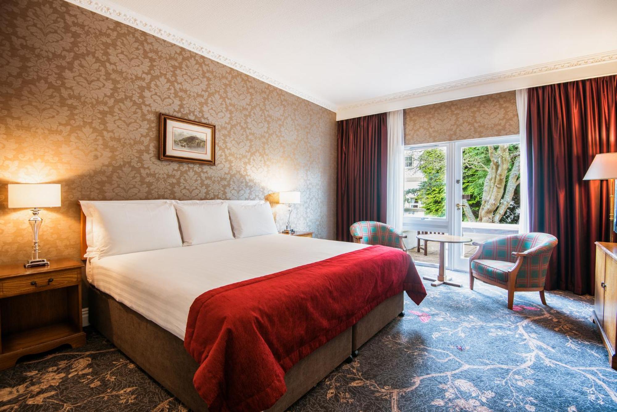 Classic King Room with Patio and Garden View