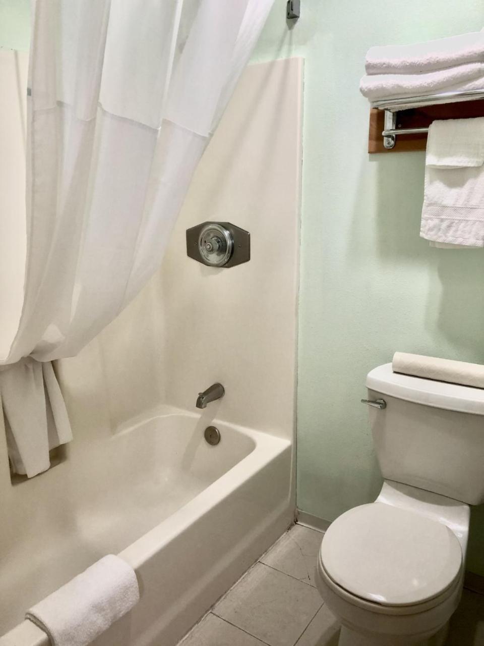 Double Room with Two Double Beds - Non-Smoking