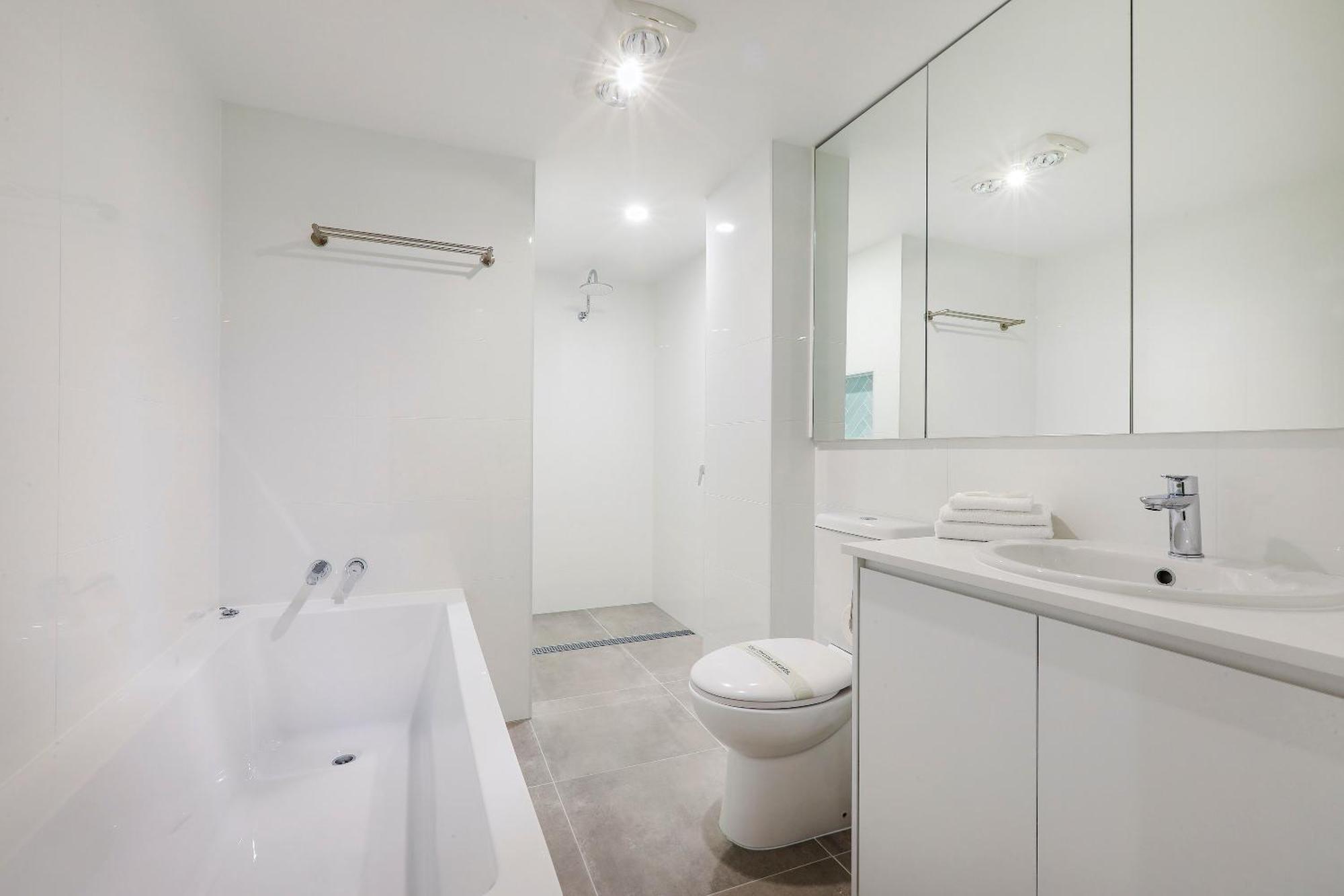 Superior One-Bedroom Apartment with Ocean View