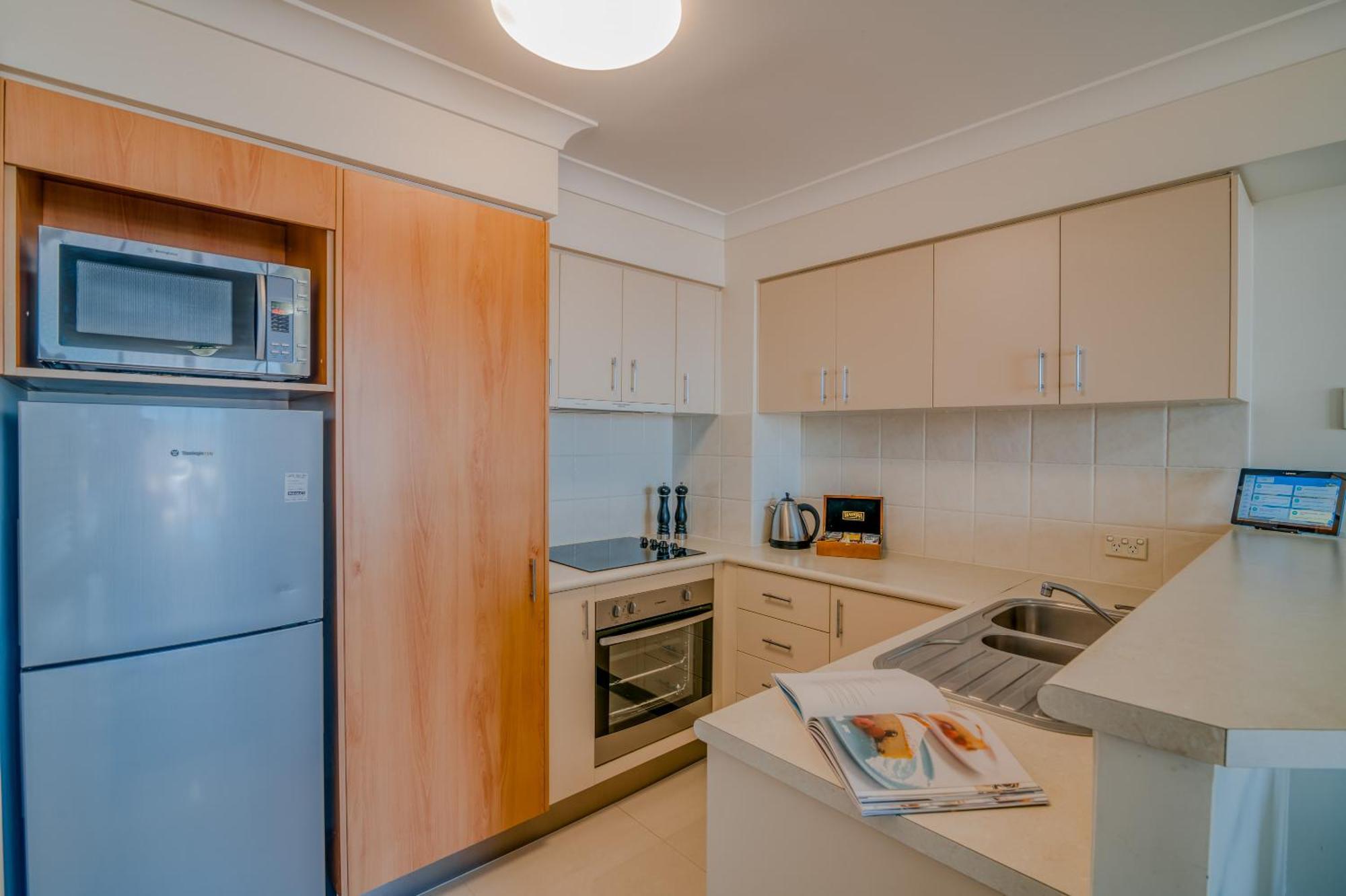 Superior One-Bedroom Apartment with Ocean View,1212288778:JPEG