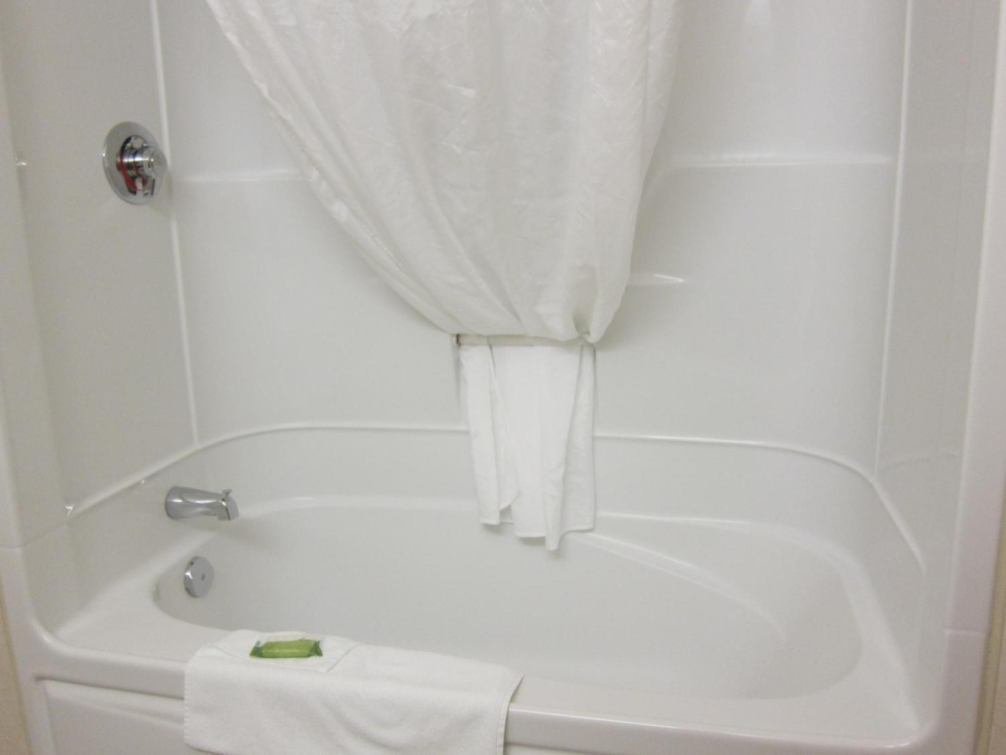 Traditional Room with Two Queen Beds,1440997153:JPEG