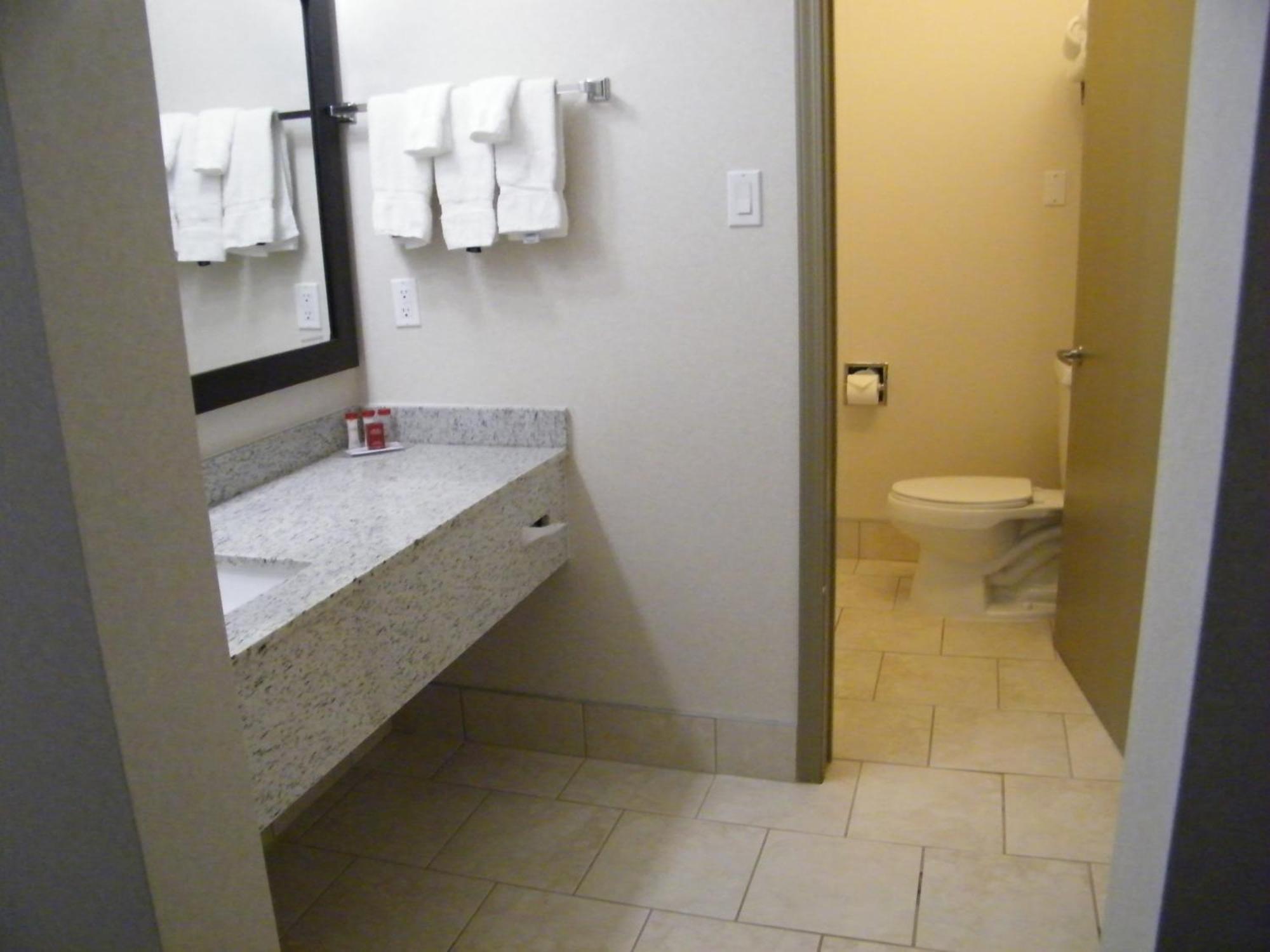 Queen Room Two Queen Beds Pet Friendly,207678673:JPEG