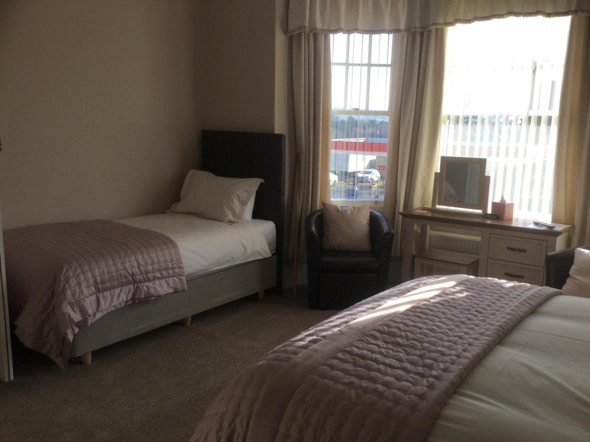 Family Room with Private Bathroom,1214259703:JPEG