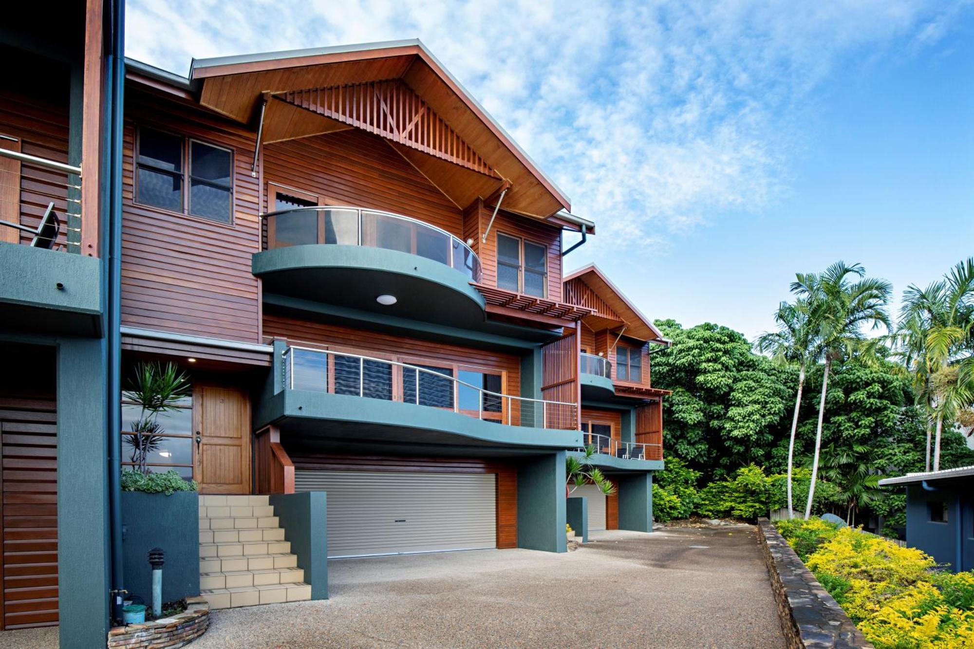 Villa with Sea View,1722925809:JPEG