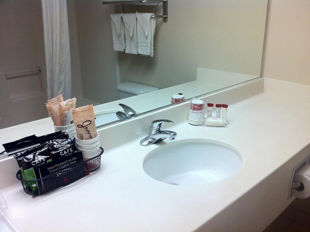 One-Bedroom King Suite - Non-Smoking