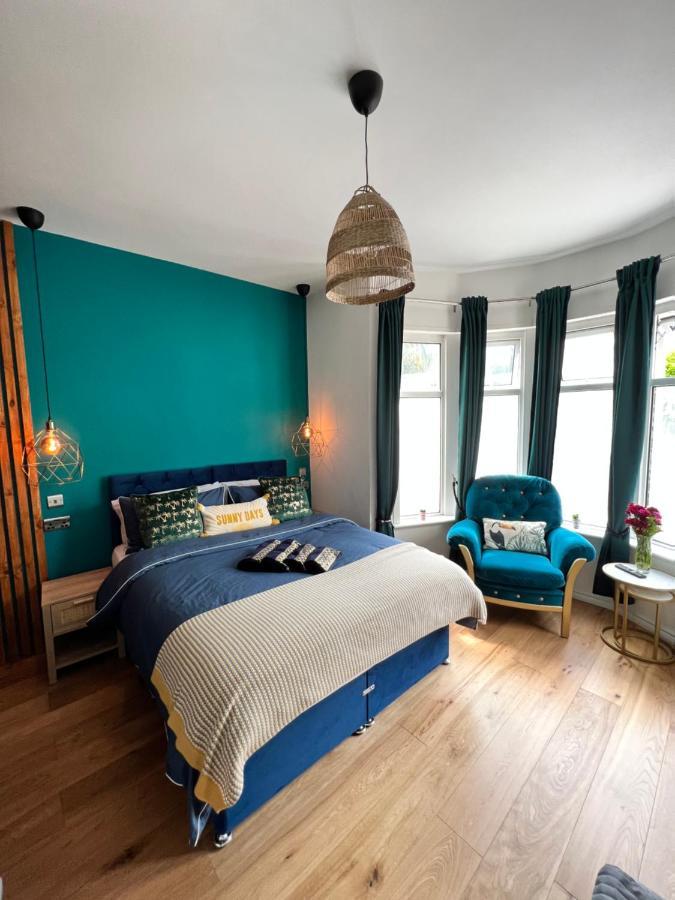 Deluxe Double Room (2 Adults + 1 Child)