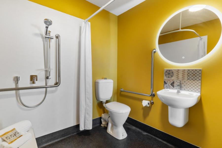Two-Bedroom Apartment with free secure parking