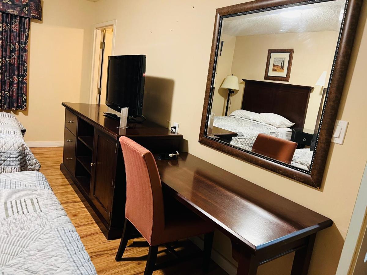 Family Room,1253231695:JPEG