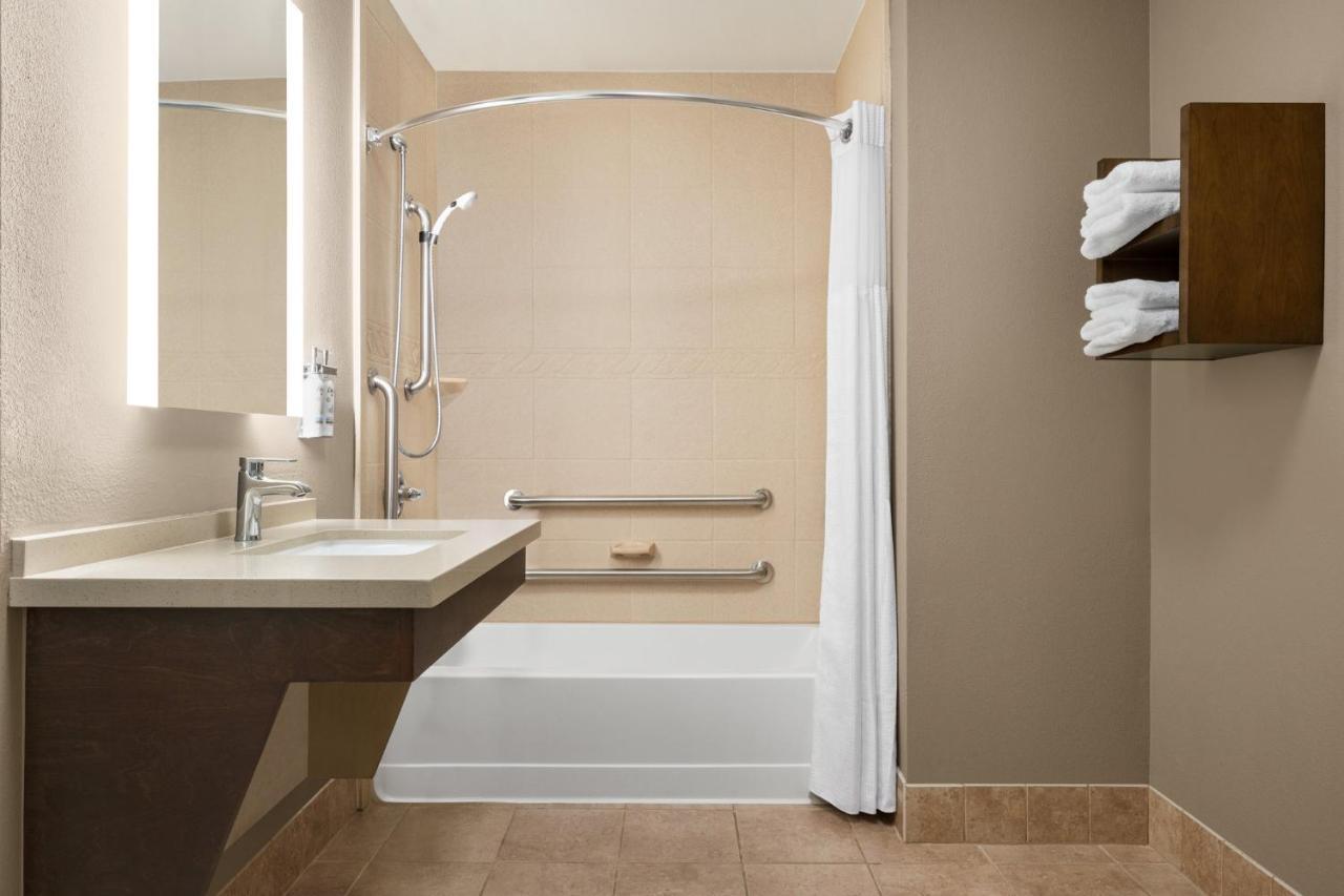 One-Bedroom Suite with King Bed Mobility Access Tub - Non-Smoking