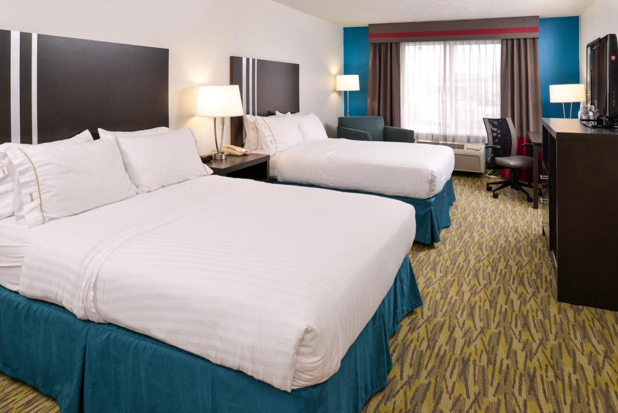 Standard Room with Two Queen Beds