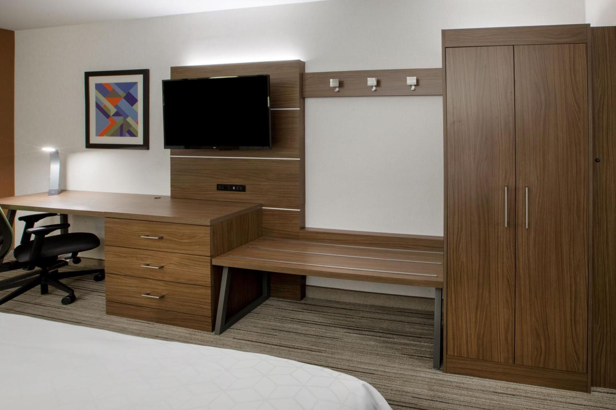 King Room - Mobility Access/Hearing Accessible