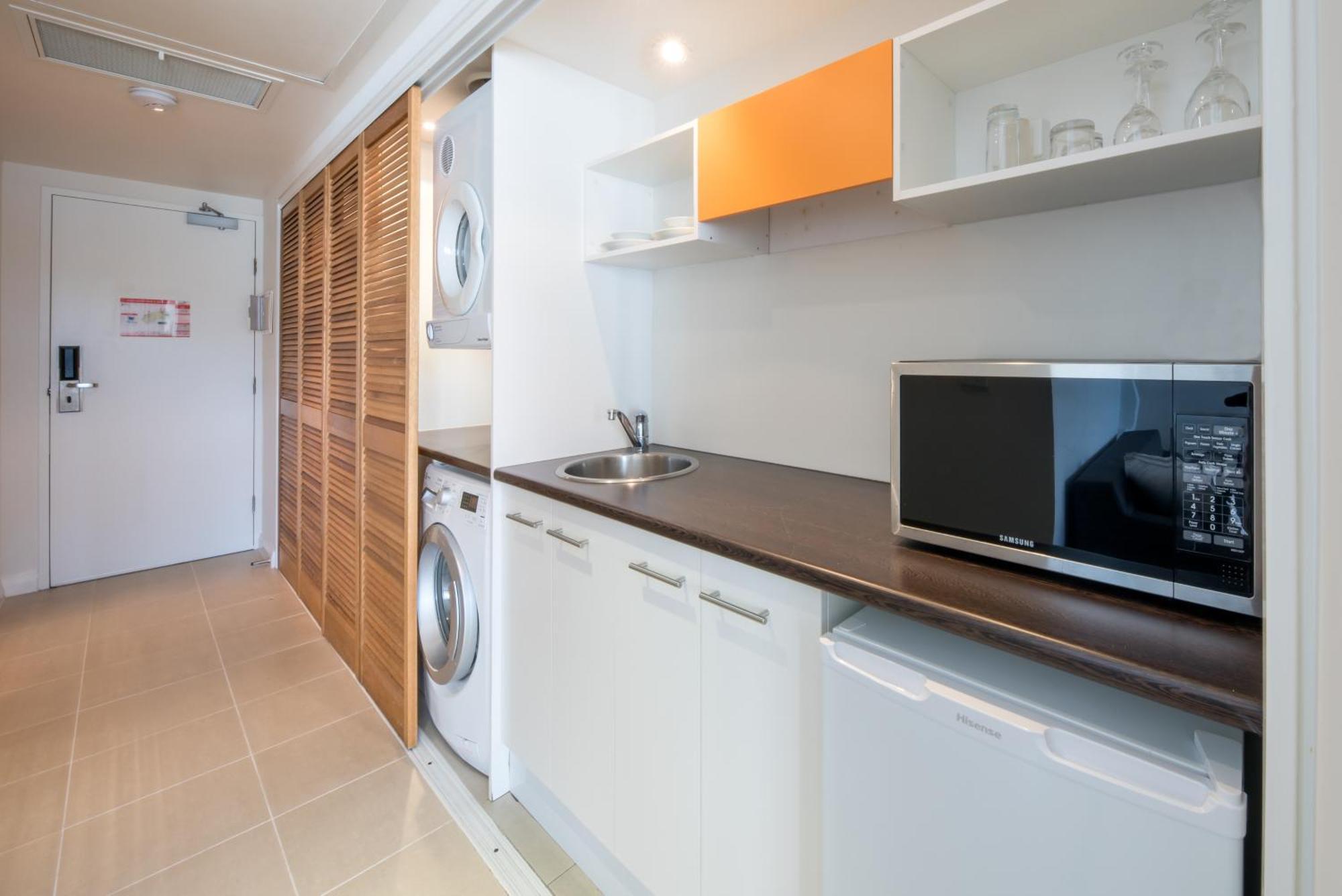 One Bedroom Pool Access Suite with Spa Bath