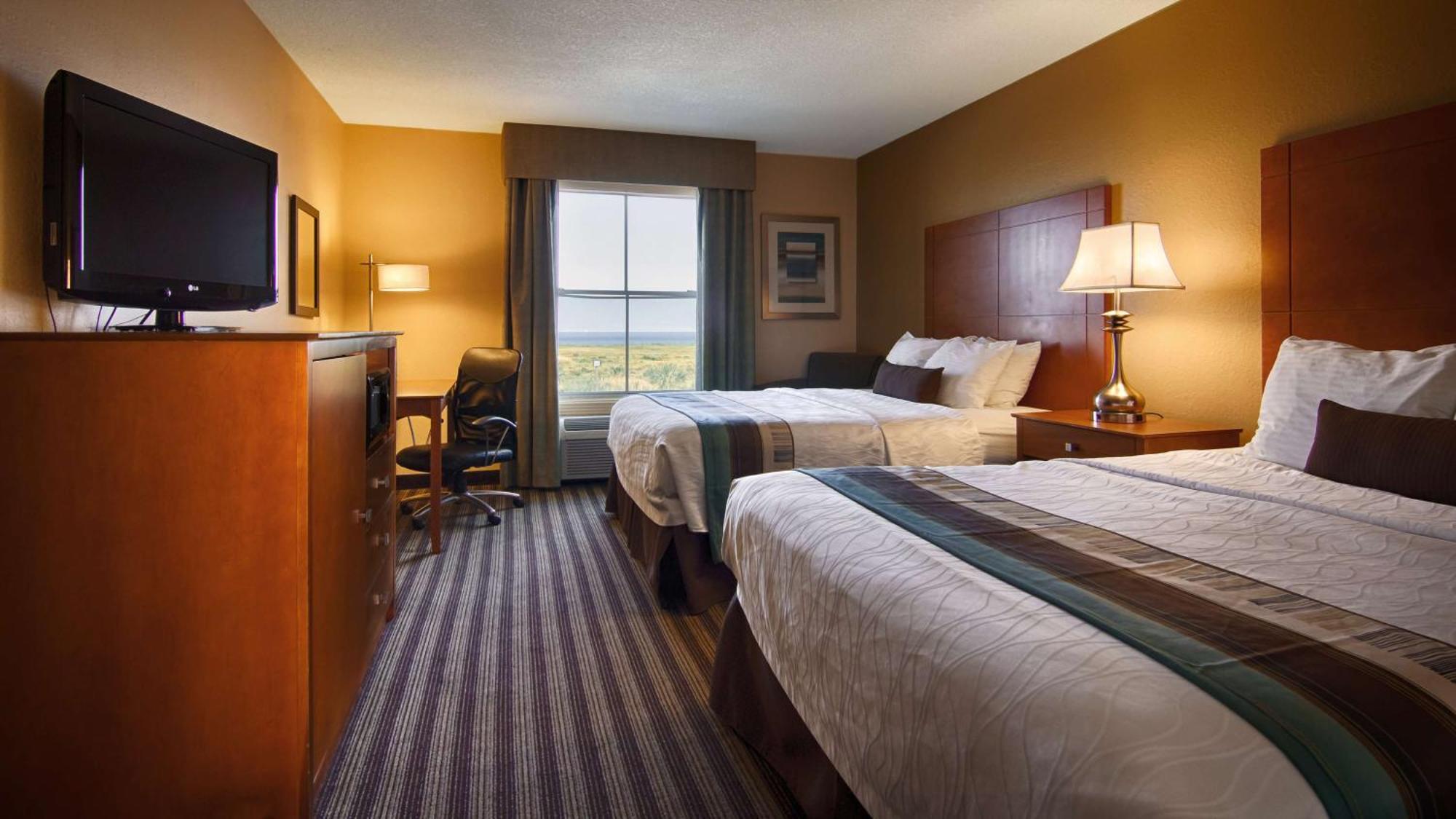 Queen Suite with Two Queen Beds