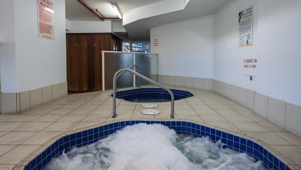 Three-Bedroom Apartment with Water View,422239827:JPEG