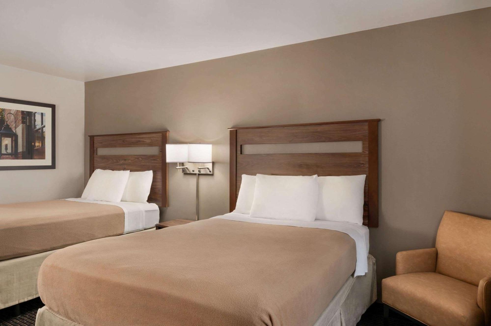 Deluxe Double Room - Mobility Access/Non-Smoking