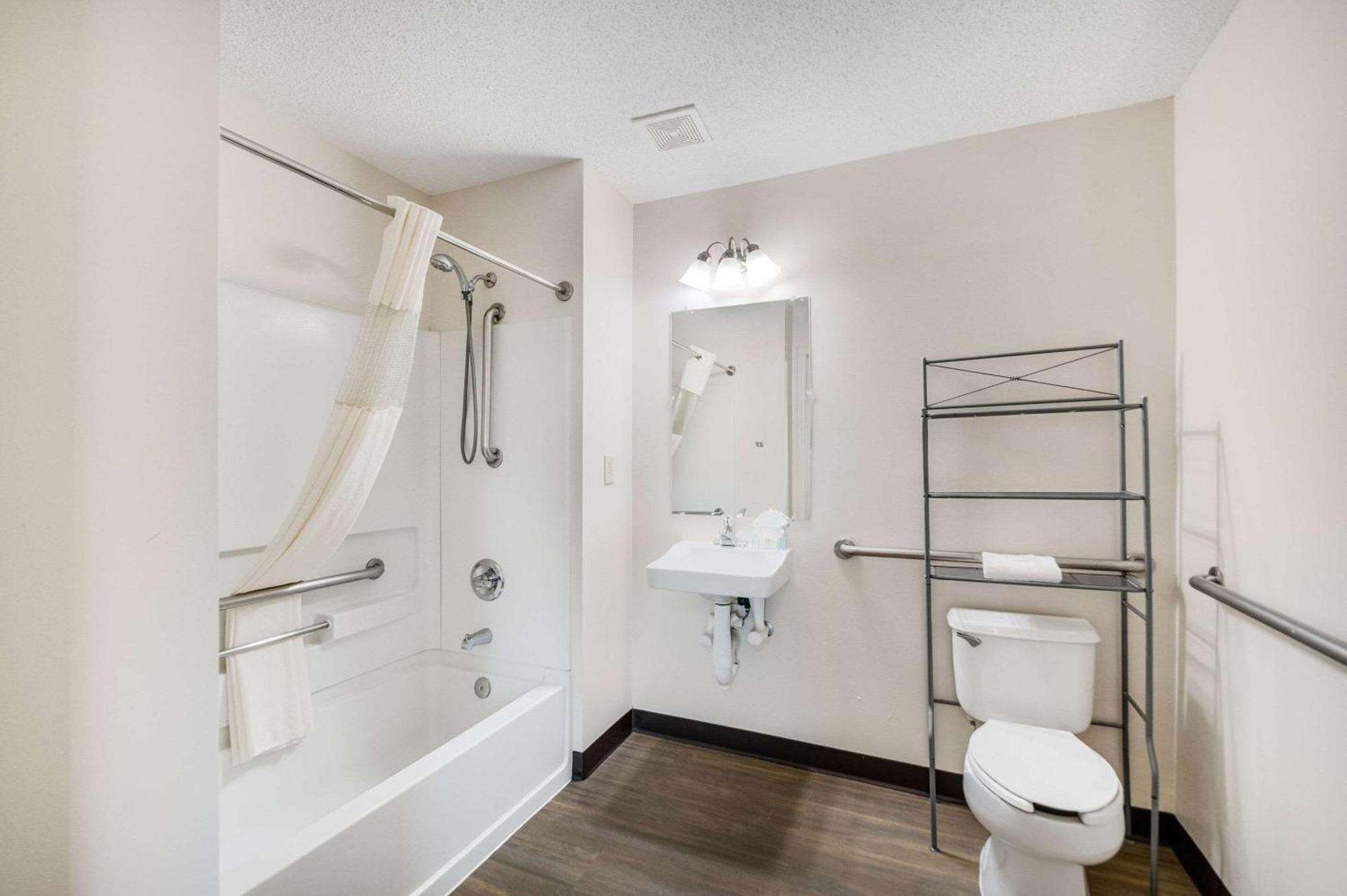 Double Room with Two Double Beds - Non-Smoking