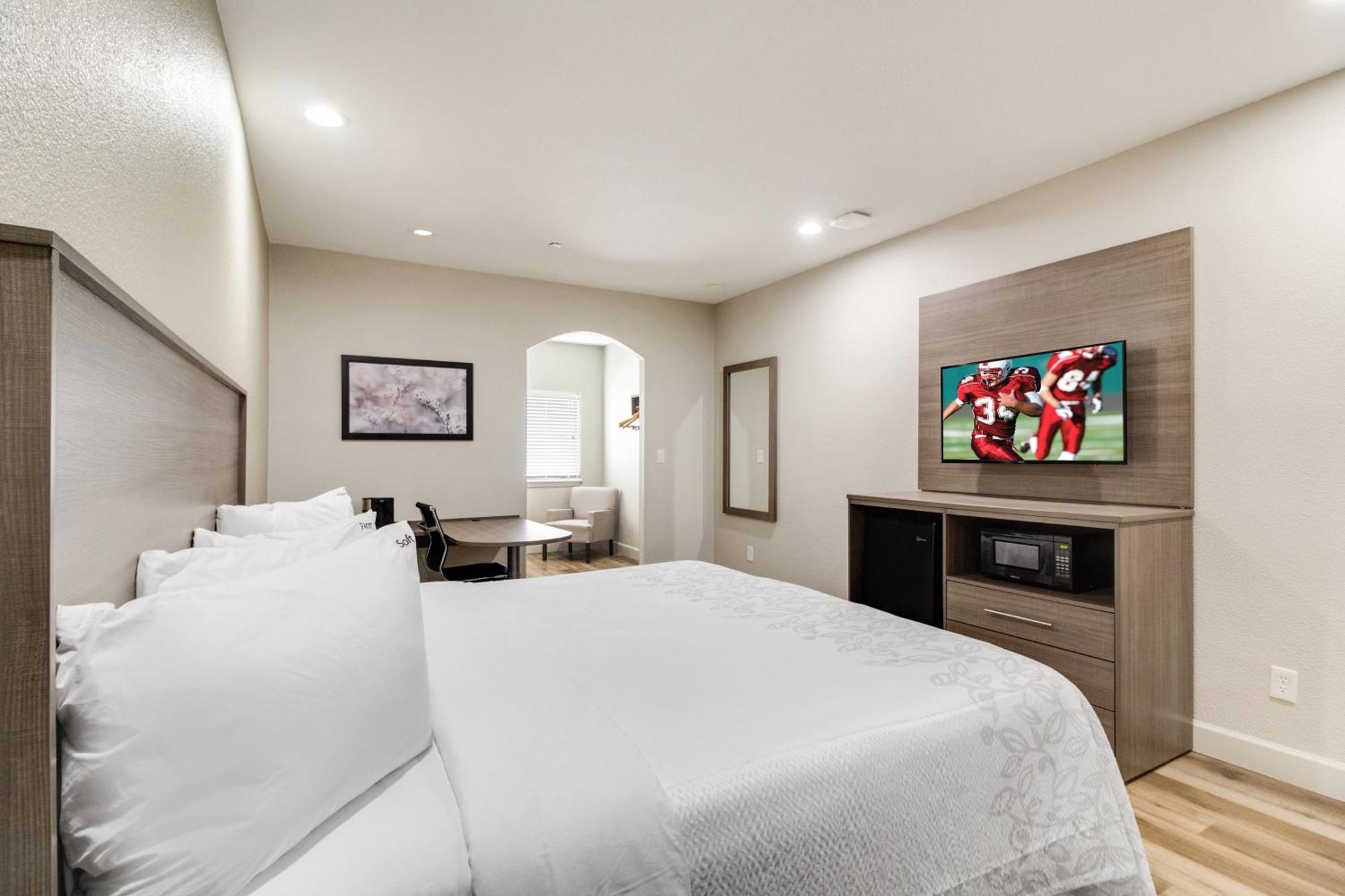 Superior King Room - Ocean View/Smoke Free