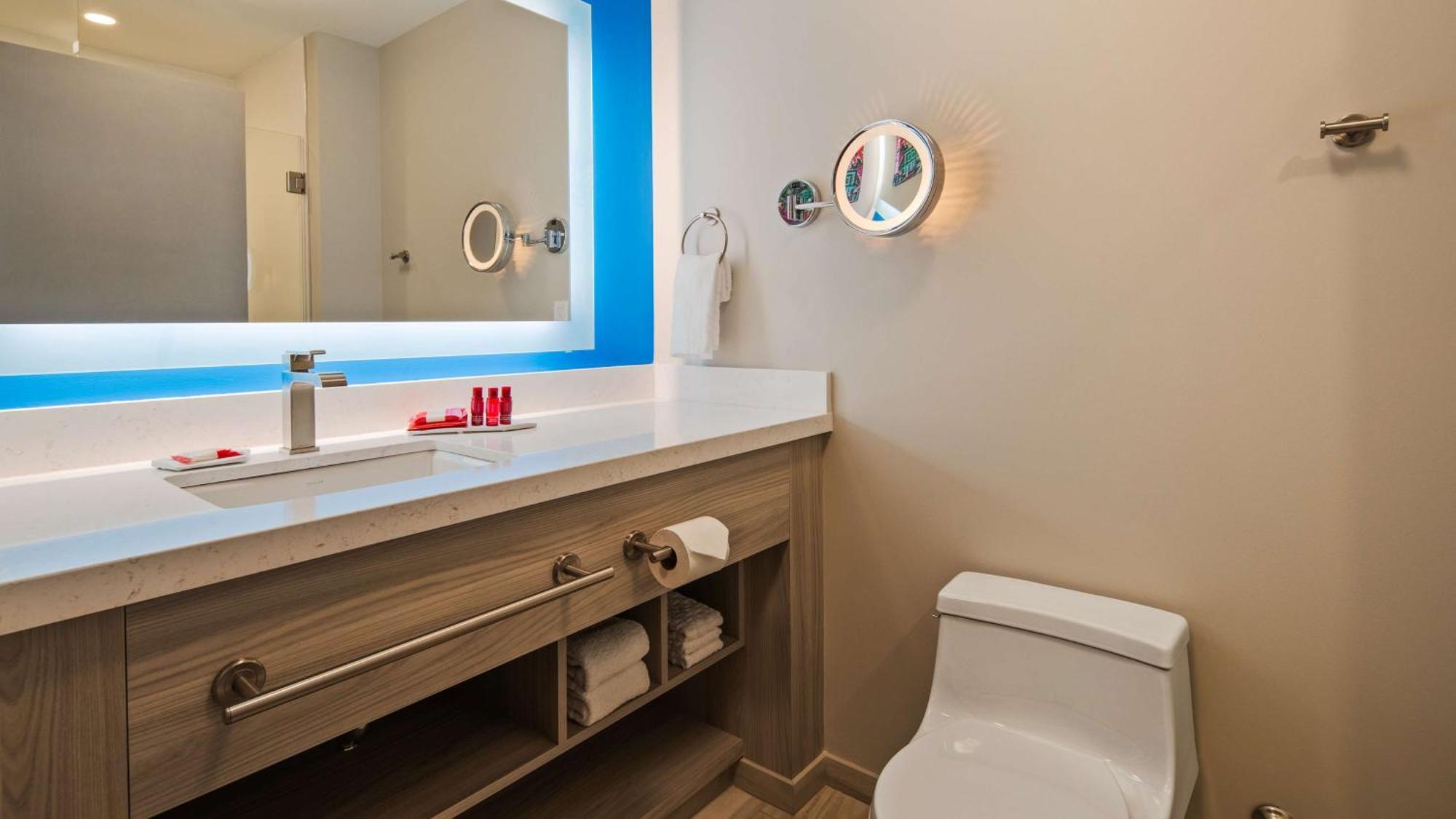 Queen Studio Two Queen Beds Non-Smoking or Pet Friendly,1284286276:JPEG