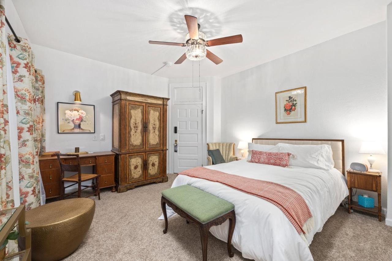 Queen Room with Garden View