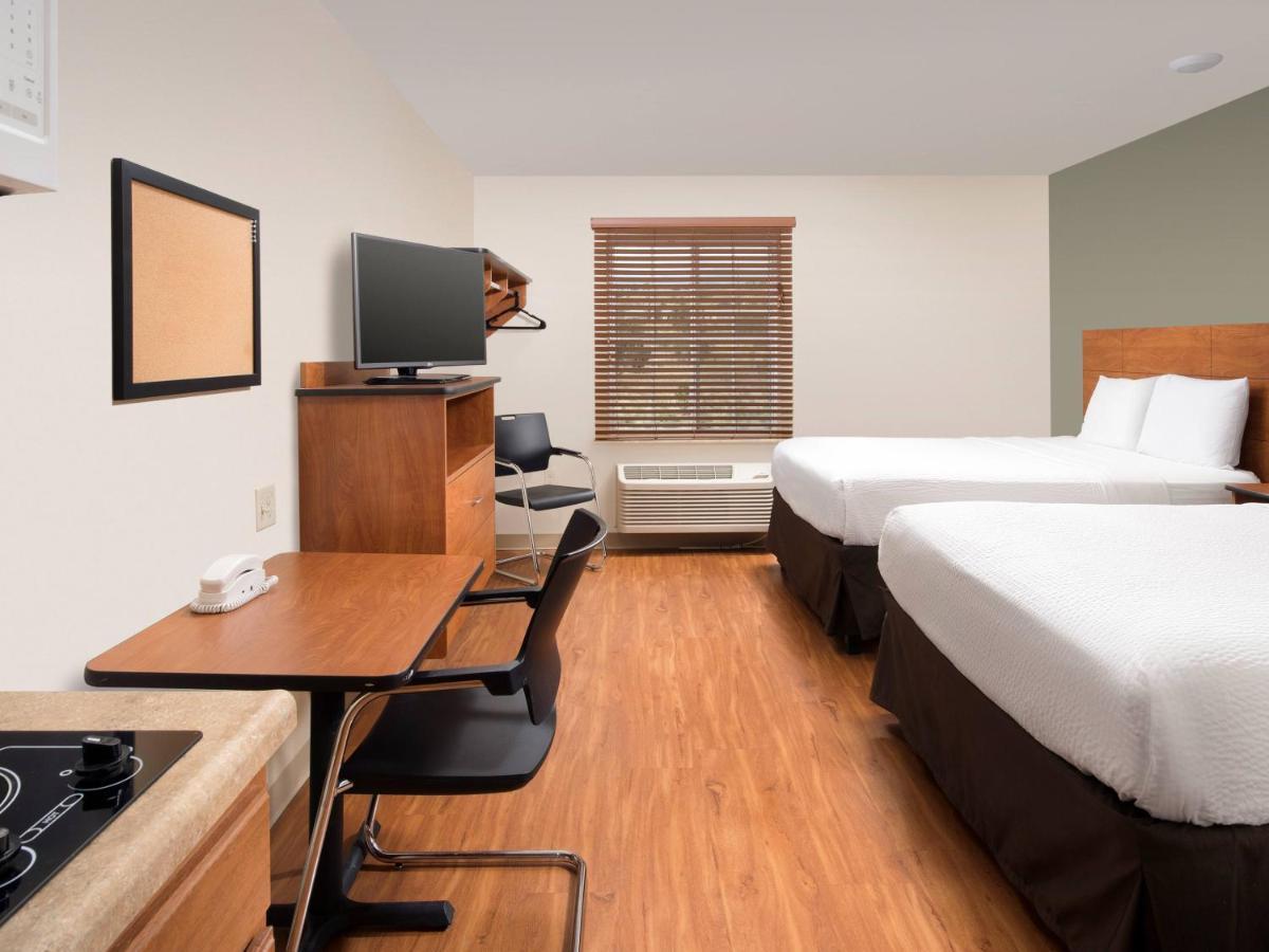 Standard Queen Room with Two Queen Beds - Non-Smoking