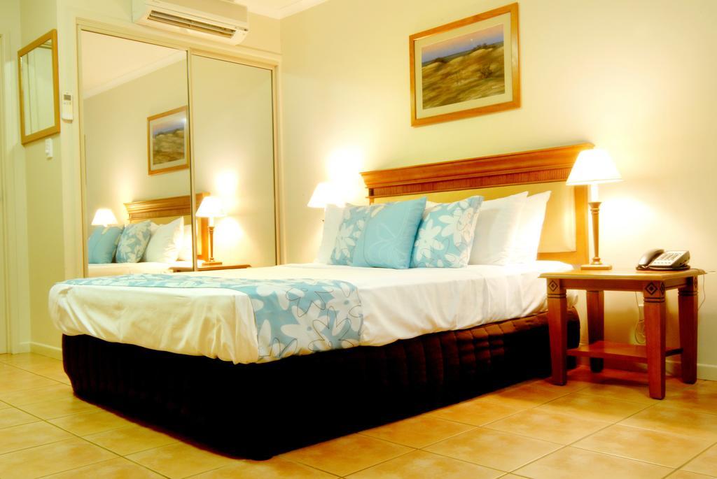 Top Floor Studio Spa Suite with Marina Views,1214305807:JPEG
