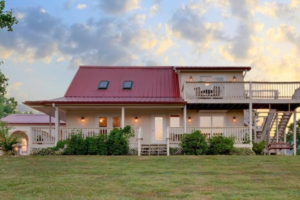 Six-Bedroom House