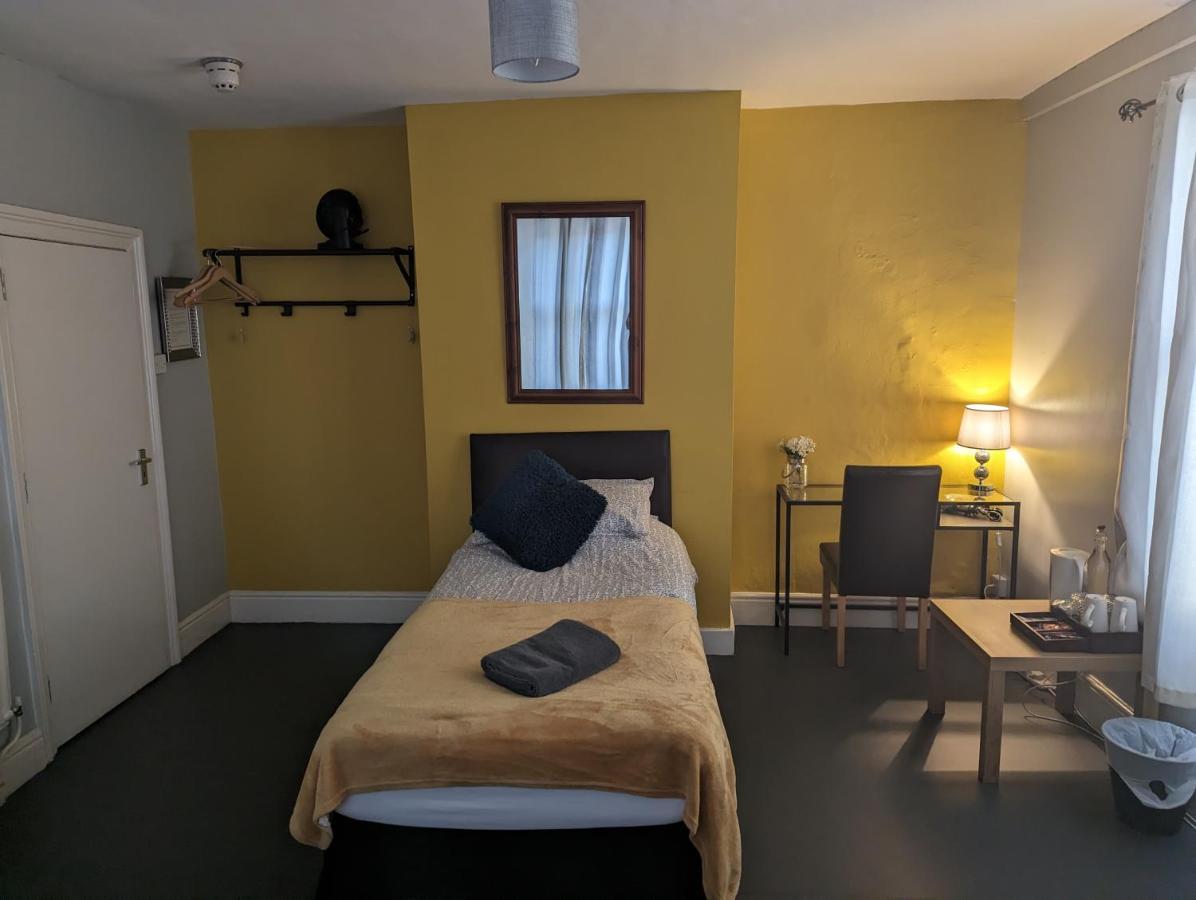 Twin Room with Shared Bathroom,1349016545:JPEG