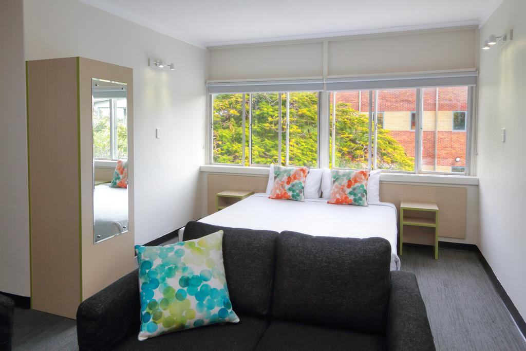 One-Bedroom Apartment,825918695:JPEG